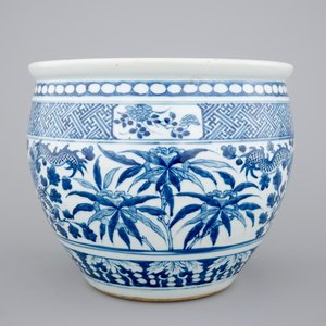 A blue and white Chinese fishbowl with dragons, 18/19th C. — photo 4