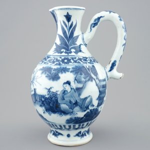 A blue and white Chinese jug, Transitional period, 1620-1683 — photo 2
