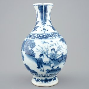 A blue and white Chinese jug, Transitional period, 1620-1683 — photo 3