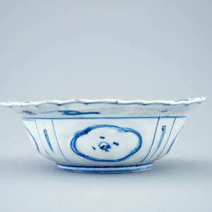A blue and white Chinese kraak porcelain klapmuts bowl, Wanli, 1573-1619 — 照片 4
