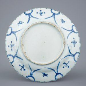 A blue and white Chinese kraak porcelain plate with a deer, Wanli, 1573-1619 — 照片 2