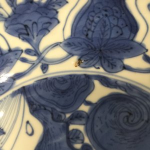 A blue and white Chinese kraak porcelain plate with horses, Ming, Wanli — photo 3