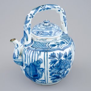 A blue and white Chinese kraak porcelain wine pot, Wanli, 1573-1619 — 照片 8