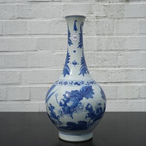 A blue and white Chinese porcelain bottle vase, Transitional, 17th C. — photo 8
