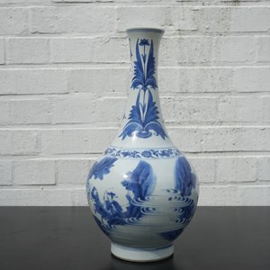A blue and white Chinese porcelain bottle vase, Transitional, 17th C. — photo 9