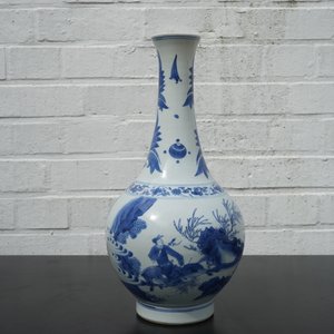 A blue and white Chinese porcelain bottle vase, Transitional, 17th C. — photo 10