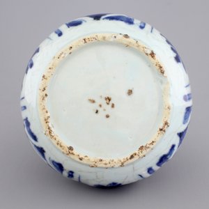 A blue and white Chinese porcelain bottle vase, Wan-Li, Ming Dynasty — foto 5