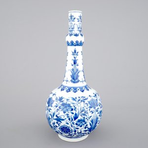 Een blauw-witte Chinees porseleinen flesvormige vaas met floraal decor, Transitie-periode, 17e eeuw — foto 5