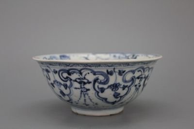 A blue and white Chinese porcelain bowl, Ming dynasty
