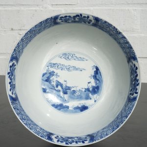 A blue and white Chinese porcelain bowl with "Long Elizas", Kangxi, ca. 1700 — photo 10