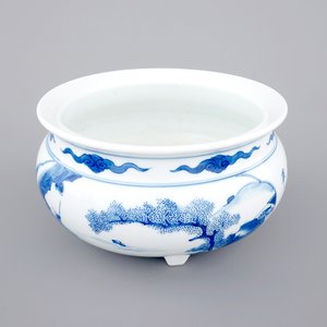 A blue and white Chinese porcelain censer, Kangxi, ca. 1700 — photo 1