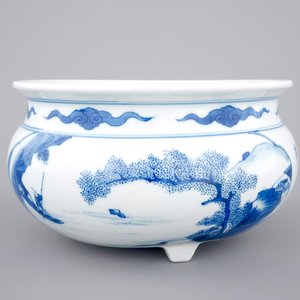 A blue and white Chinese porcelain censer, Kangxi, ca. 1700 — photo 2
