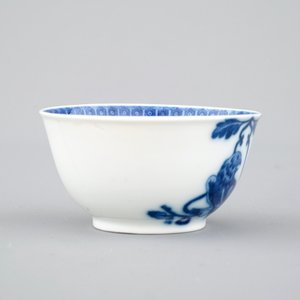A blue and white Chinese porcelain cup and saucer: "The parrot on the perch", Qianlong, ca. 1740 — 照片 7