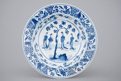 A blue and white Chinese porcelain deep dish with Long Eliza, Kangxi mark and period, ca. 1680