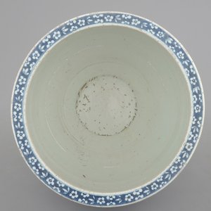 A blue and white Chinese porcelain fish bowl, 19th C. — foto 6