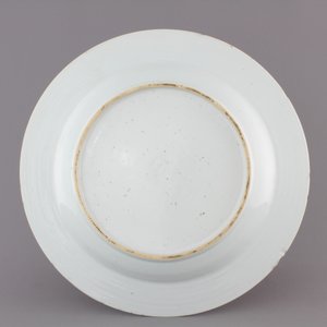 A blue and white Chinese porcelain incised dish, Qianlong, 18th C. — 照片 2