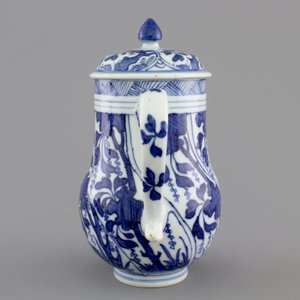 A blue and white Chinese porcelain jug and cover, Kangxi, ca. 1700 — foto 4