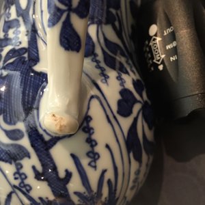A blue and white Chinese porcelain jug and cover, Kangxi, ca. 1700 — foto 7