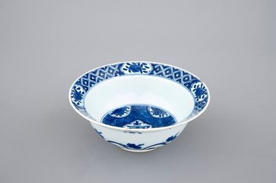 Un bol en porcelaine de Chine bleu et blanc, Kangxi, ca. 1700