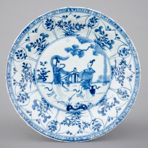 A blue and white Chinese porcelain octagonal bowl and a plate, Kangxi, ca. 1700 — photo 2