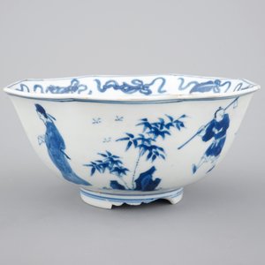 A blue and white Chinese porcelain octagonal bowl and a plate, Kangxi, ca. 1700 — photo 6