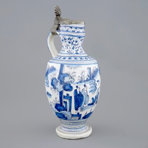 A blue and white chinoiserie jug with pewter lid, Haarlem, first half 17th C. — 照片 1