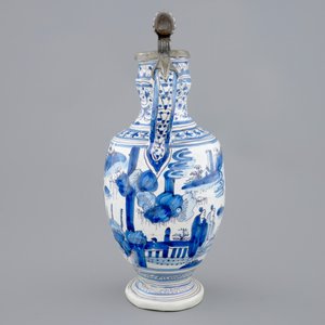 A blue and white chinoiserie jug with pewter lid, Haarlem, first half 17th C. — 照片 3