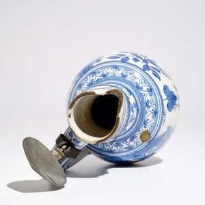 A blue and white chinoiserie jug with pewter lid, Haarlem or Delft, 1st half 17th C. — 照片 7