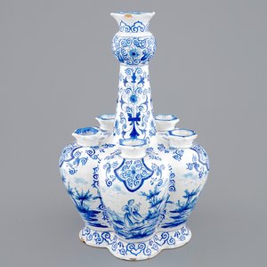 A blue and white Delftware tulip vase, France, 19th C. — 照片 1