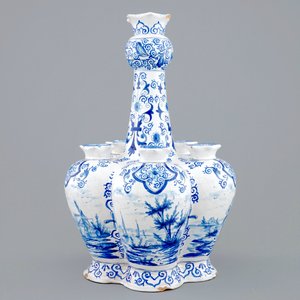 A blue and white Delftware tulip vase, France, 19th C. — 照片 3