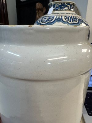 A blue and white Dutch Delft albarello-type apothecary jar inscribed 'F TAMARIN D' — photo 11