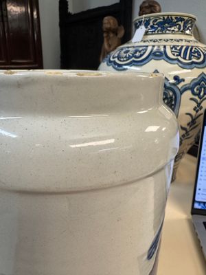 A blue and white Dutch Delft albarello-type apothecary jar inscribed 'F TAMARIN D' — photo 10