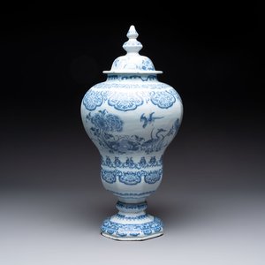 A blue and white Dutch Delft baluster vase and cover with birds among flowering branches, late 17th C. — photo 1