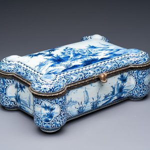 A blue and white Dutch Delft bronze-mounted casket, 19th C. — photo 1