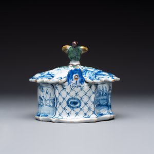 A blue and white Dutch Delft butter tub with a polychrome bird-shaped finial, 18th C. — photo 6