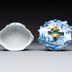 A blue and white Dutch Delft butter tub with a polychrome bird-shaped finial, 18th C. — photo 7