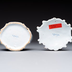 A blue and white Dutch Delft butter tub with a polychrome bird-shaped finial, 18th C. — photo 8