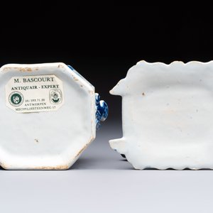 A blue and white Dutch Delft chinoiserie butter tub with a reclining figure finial, 18th C. — 照片 9