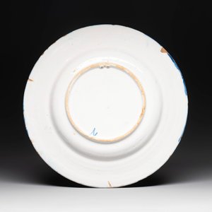 A blue and white Dutch Delft chinoiserie dish, 17th C. — photo 2