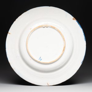 A blue and white Dutch Delft chinoiserie dish, 17th C. — photo 2