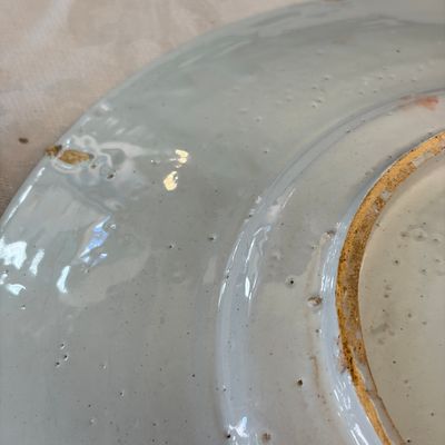 A blue and white Dutch Delft chinoiserie dish with figural design — photo 12