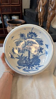 A blue and white Dutch Delft chinoiserie dish with flower vases and insects — photo 1