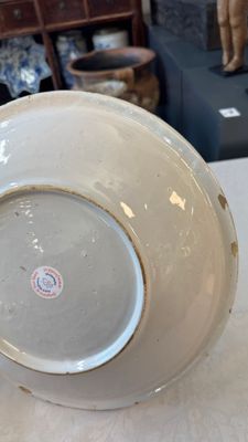 A blue and white Dutch Delft chinoiserie dish with flower vases and insects — photo 11