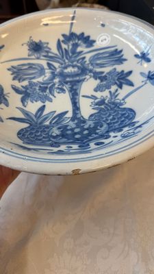 A blue and white Dutch Delft chinoiserie dish with flower vases and insects — photo 8
