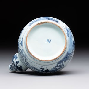A blue and white Dutch Delft chinoiserie kendi, 17th C. — 照片 6