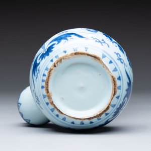 A blue and white Dutch Delft chinoiserie kendi, late 17th C. — 照片 6