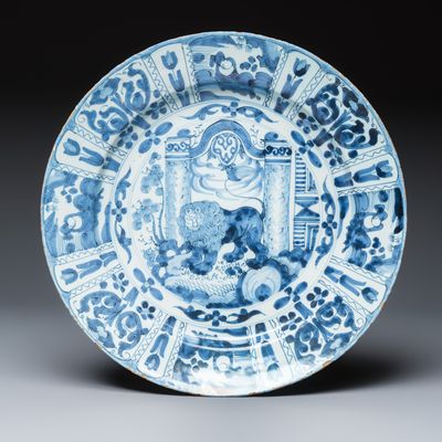 A blue and white Dutch Delft chinoiserie 'Lion of Judah' dish, 17th C.