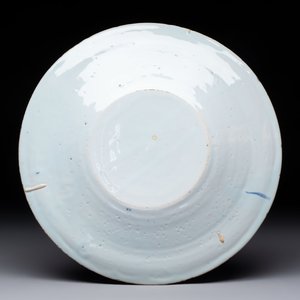 A blue and white Dutch Delft chinoiserie plate, 17th C. — 照片 2