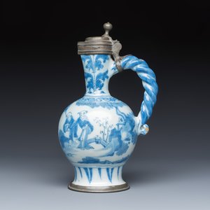 A blue and white Dutch Delft rope-handled chinoiserie jug with a mounted pewter lid — photo 2