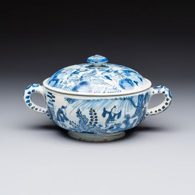 A blue and white Dutch Delft chinoiserie spiced wine bowl and cover, late 17th C.